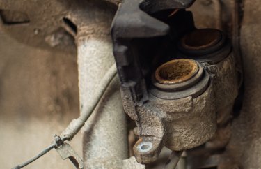 Замена колодок Тойота Хайлендер (подробные фото и видео)