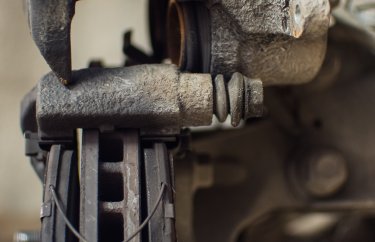 Замена колодок Тойота Хайлендер (подробные фото и видео)