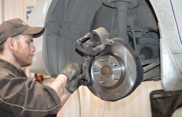 Замена тормозных колодок и дисков Тойота Камри (подробные фото)