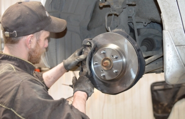 Замена тормозных колодок и дисков Тойота Камри (подробные фото)