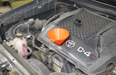 Замена моторного масла Тойота Хайлюкс