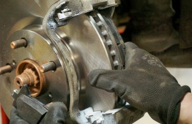 Замена тормозных колодок Тойота Камри V40