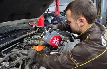 Оригинальное моторное масло Toyota