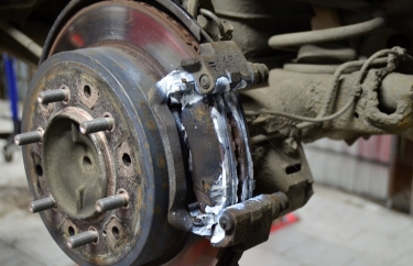 Профилактика тормозных колодок Toyota Prado 150