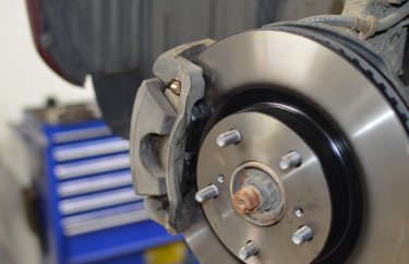 Замена тормозных колодок и дисков Тойота Рав 4