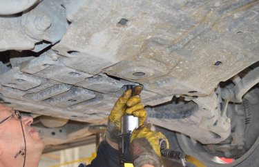 Снимаем защиту картера Тойота Ленд Крузер 200