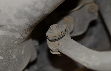 Втулки стабилизатора Ленд Крузер 200 изношены