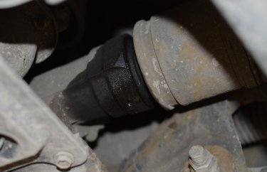 Сальник правого привода Тойота Ленд Крузер течёт