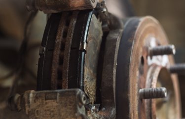 Замена тормозных колодок Тойота Прадо 150 (подробные фото и видео)