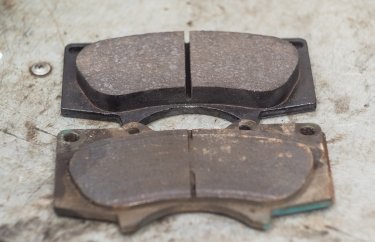 Замена тормозных колодок Тойота Прадо 150 (подробные фото и видео)