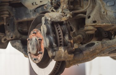 Замена тормозных колодок Тойота Прадо 150 (подробные фото и видео)