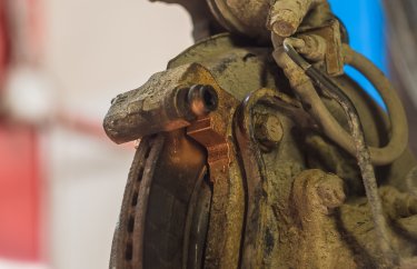 Замена тормозных колодок Тойота Прадо 150 (подробные фото и видео)