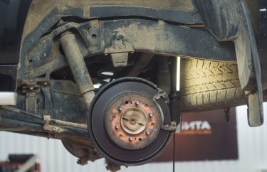 Замена тормозных колодок Тойота Прадо 150 (подробные фото и видео)