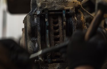 Замена тормозных колодок Тойота Прадо 150 (подробные фото и видео)