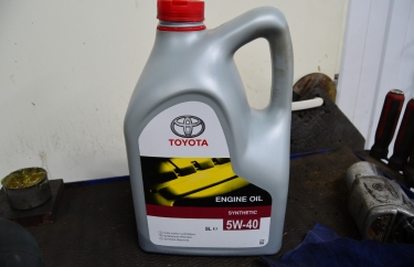 Оригинальное моторное масло Тойота