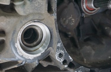 Замена сальников приводов Тойота Королла