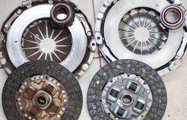 Старый и новый комплект сцепления Тойота Королла