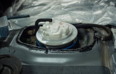 Замена топливного фильтра Тойота Версо (подробные фото)