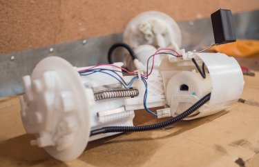 Замена топливного фильтра Тойота Версо (подробные фото)