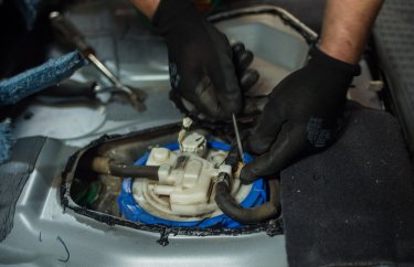 Замена топливного фильтра Тойота Версо (подробные фото)