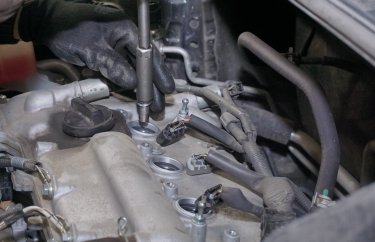 Замена свечей зажигания Тойота Рав4